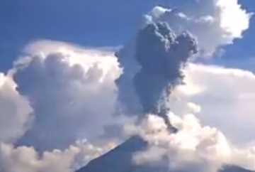 Meksikada vulkan püskürməsi -VİDEO