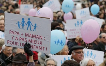 Parisdə eynicinsililərin nikahına qarşı kütləvi etiraz 
