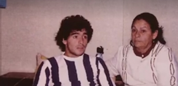 Əfsanəvi argentinalı futbolçu Diyeqo Maradonanın  ev muzeyi - VİDEO 