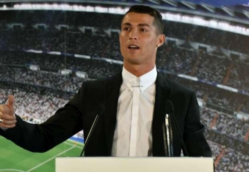 Ronaldo `Real`la müqaviləni yenilədi - rəsmi