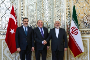 İran və Türkiyə əlaqələrini genişləndirir 