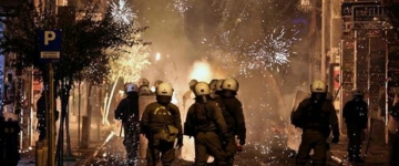 Yunanıstanın paytaxtında polis və etirazçılar arasında qarşıdurma  -VİDEO