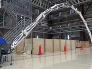 Hava şarlarından ibarət robot nümayiş olunub - VİDEO