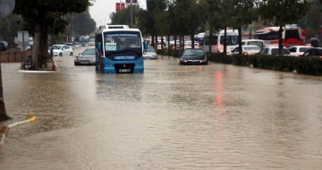 Mersin şəhəri yağış sularına təslim olub - FOTO