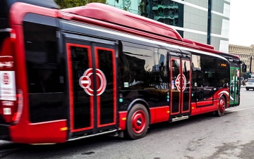 “Baku Bus”ın avtobusu qəza törətdi - Qadın öldü