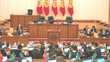 Qırğızstan Respublikasının yeni konstitusiyası təsdiqlənib