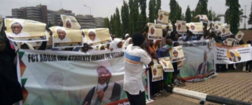 Nigeriya parlamentinin qarşısında Şeyx Zəkzakinin azadlığı tələb olundu
