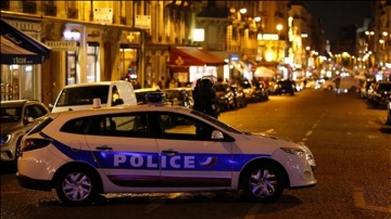 İŞİD Parisin mərkəzində iki polisi öldürdü 