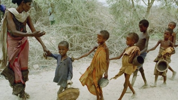 İlin sonunda Somalinin aclıq çəkən uşaqlarının sayı 1,4 milyona çatacaq