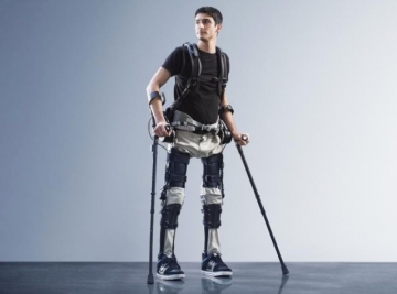 Yeni nəsil avtomatlaşdırılmış ekzoskelet fiziki məhdudiyyətli insanlara kömək edəcək