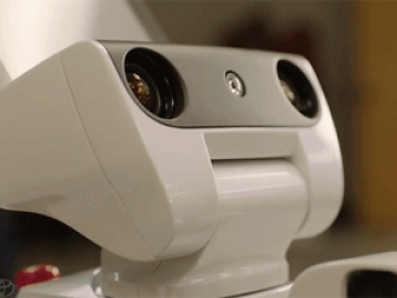 Tibbi robot köməkçi ev şəraitində sınaqdan keçirilib