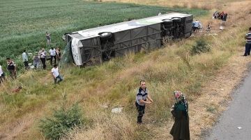 Türkiyədə sərnişin avtobusu qəzaya uğrayıb: 5 nəfər ölüb, 36 nəfər xəsarət alıb