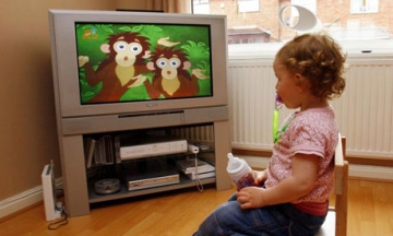 Uşaqlar 2 yaşa qədər televizora baxmamalıdır – VALİDEYNLƏRƏ ÇAĞIRIŞ