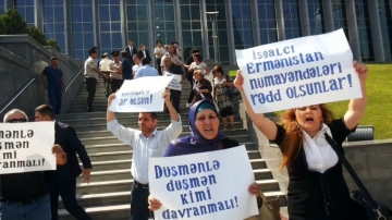 QAT erməni deputatların Bakıya gəlməsinə etiraz olaraq aksiya keçirib - FOTO