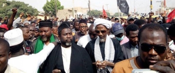 Nigeriya polisi Ərbəin yürüş iştirakçılarına hücum edib -FOTO