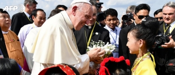 Roma papası Myanmara səfəri edib - VİDEO