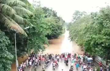 Filippində 90 nəfər torpaq altında qalaraq can verib - VİDEO