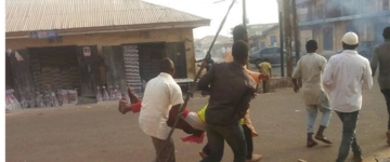 Nigeriya polisi Şeyx Zəkzəkinin azadlığı üçün dinc nümayiş keçirənlərə divan tutdu - Foto 