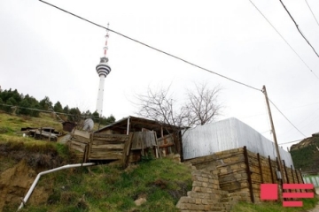 Teleqüllə yaxınlığında 30 metr uzunluğunda çatlar yarandı - SOS