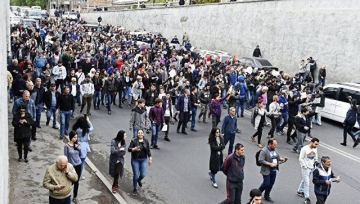 Ermənistanda etiraz aksiyalarında iştirak edən 83 nəfər tutuldu