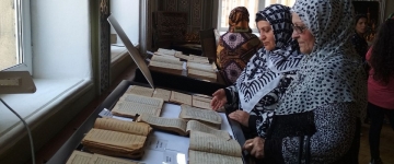 Azərbaycanda  Quran sərgisi keçirilir-FOTO