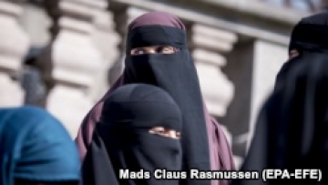 Niderland parlamenti ictimai yerlərdə niqab və parancanı qadağan elədi