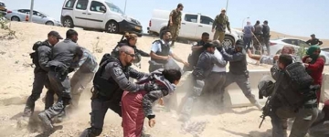İsrail rejimi Qüdsdə evləri dağıdılan fələstinlilərə qarşı zorakılıq etdi
