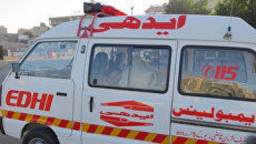 Pakistanda məktəbliləri aparan avtobus yük maşını ilə toqquşdu