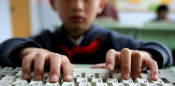UNICEF: İnternetin yaratdığı təhlükələr barədə uşaqların məlumatlarını artırmalıyıq