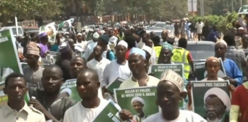 Nigeriyada Şeyx Zəkzəkiyə azadlıq tələb edənlərə polis hücum etdi - Video 