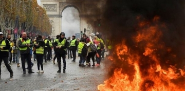 Fransada ‘sarı jiletlilər’in aksiyasına görə 43 min nəfər işsiz qaldı