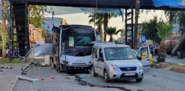  Türkiyədə polisləri daşıyan avtobusa bombalı hücum - Yaralılar var 