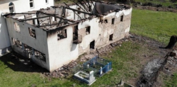 Kosovada kənd məscidi yandırıldı
