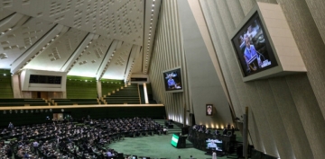 İran Prezidenti yeni kabinet üzvlərinin siyahısını məclisə təqdim edib
