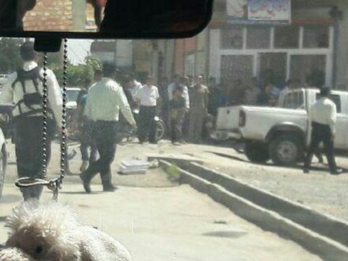 İranda məhbusları daşıyan avtomobilə silahlı hücum edilib- FOTO