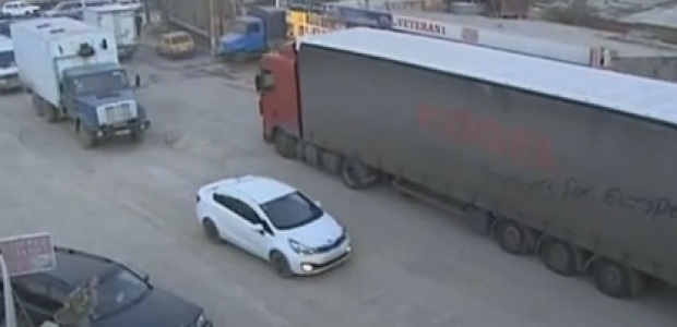  Biləcərinin bərbad yolu - Bu yol sürücüləri əlavə xərcə salır (VİDEO)