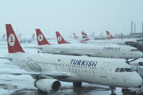  Bakı-İstanbul aviareysi təxirə salınıb