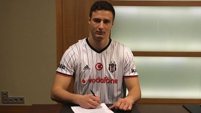 `Beşiktaş` klubu xorvatiyalı futbolçu ilə müqavilə imzalayıb