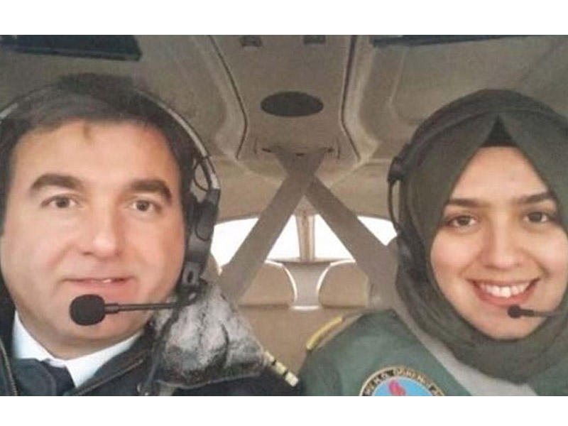Türkiyənin ilk hicablı pilotu uçuşa başladı