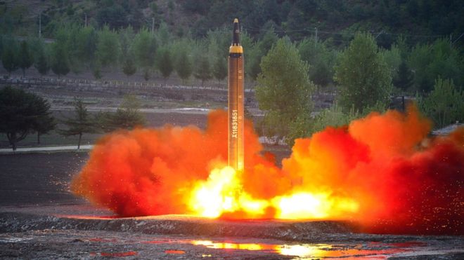 BMT-nin Təhlükəsizlik Şurası Şimali Koreyanın raket buraxmasını yekdilliklə qınayıb