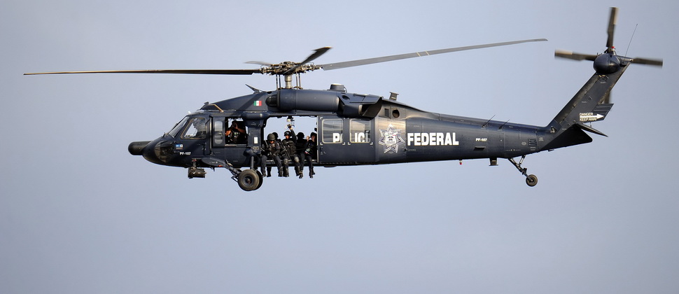 Meksika daxili işlər naziri helikopterlə qəzaya düşüb