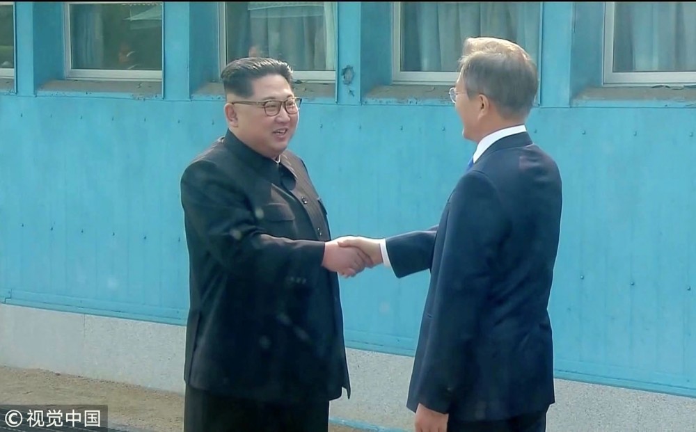 Koreya liderlərinin tarixi görüşü başlayıb
