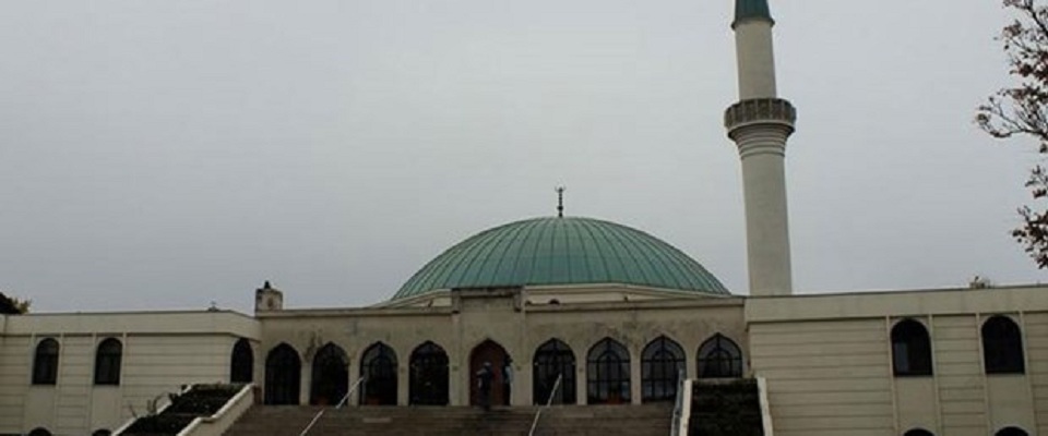 Bağlanan məscid yenidən ibadətə açıldı - Avstriyada