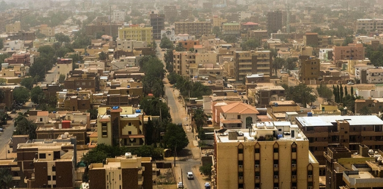 Sudan hərbçiləri prezidentin və hökumətin istefasını bəyan ediblər