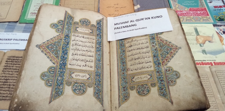 Cənub-Şərqi Asiyada çap olunan ən qədim Quran - FOTO