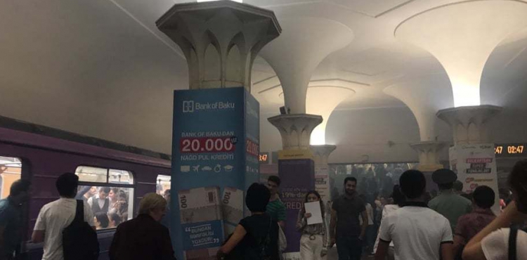 Metronun 'Gənclik' stansiyasında qatarda tüstülənmə olub