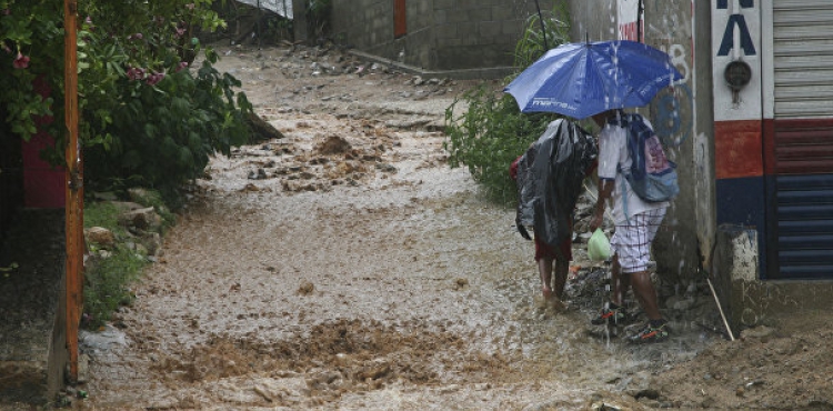 Hindistanda sel 70-dən çox insanın ölümünə səbəb olub