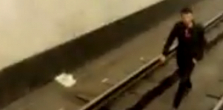Bakı metrosunda qorxulu anlar - Video