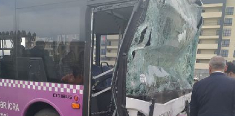 Sumqayıtda iki avtobus toqquşub, 8 nəfər xəsarət alıb 