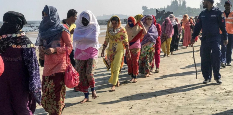 Rohingiya qaçqınları adaya sürgün edilib